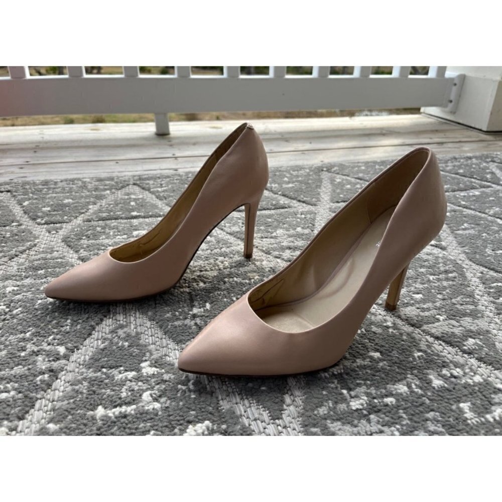 Heels - Picture 4 of 10